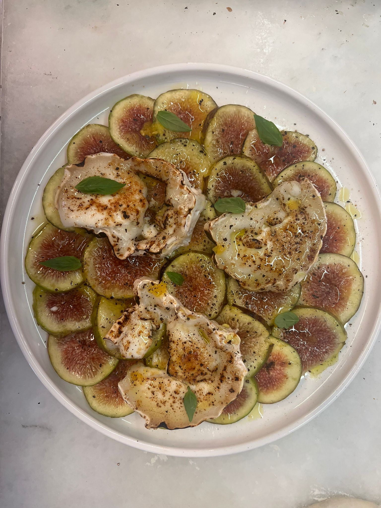 מנת תאנים וגבינה