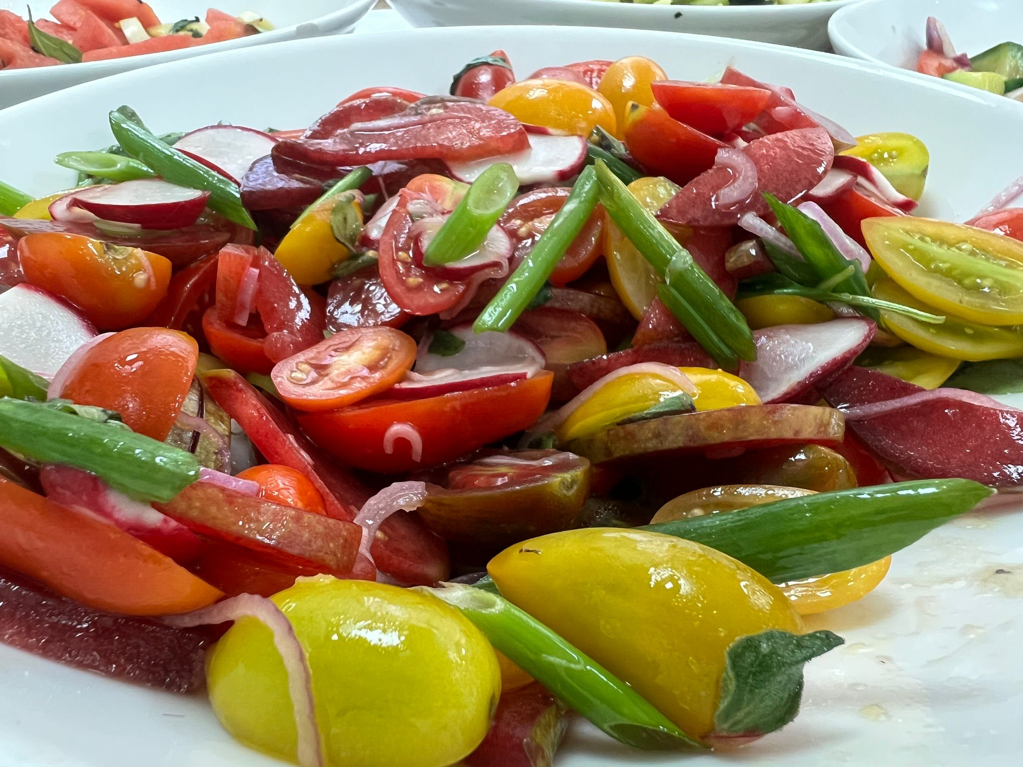 סלט עגבניות צבעוני