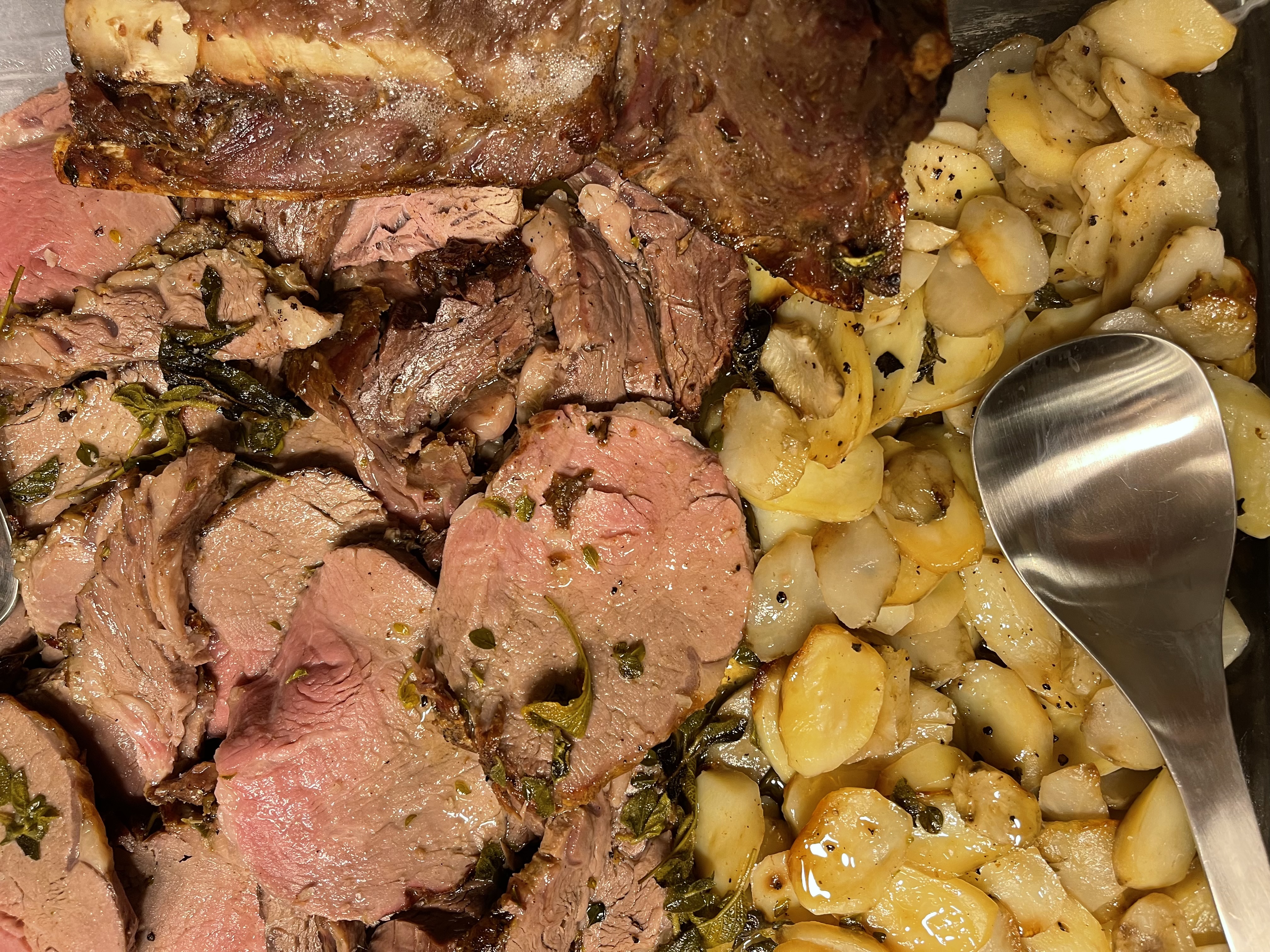 בשר צלוי עם שום